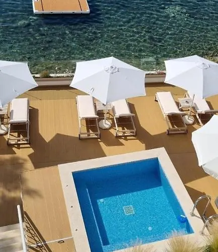 아파트 Greek House Complex B2