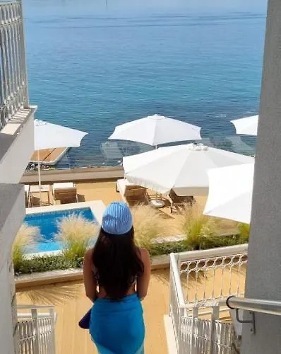 Greek House Complex B2 아파트